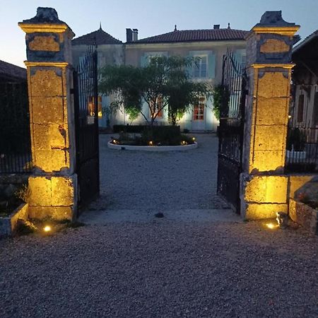 La Grange Terrou Pension Saint-Germain-de-Confolens Buitenkant foto