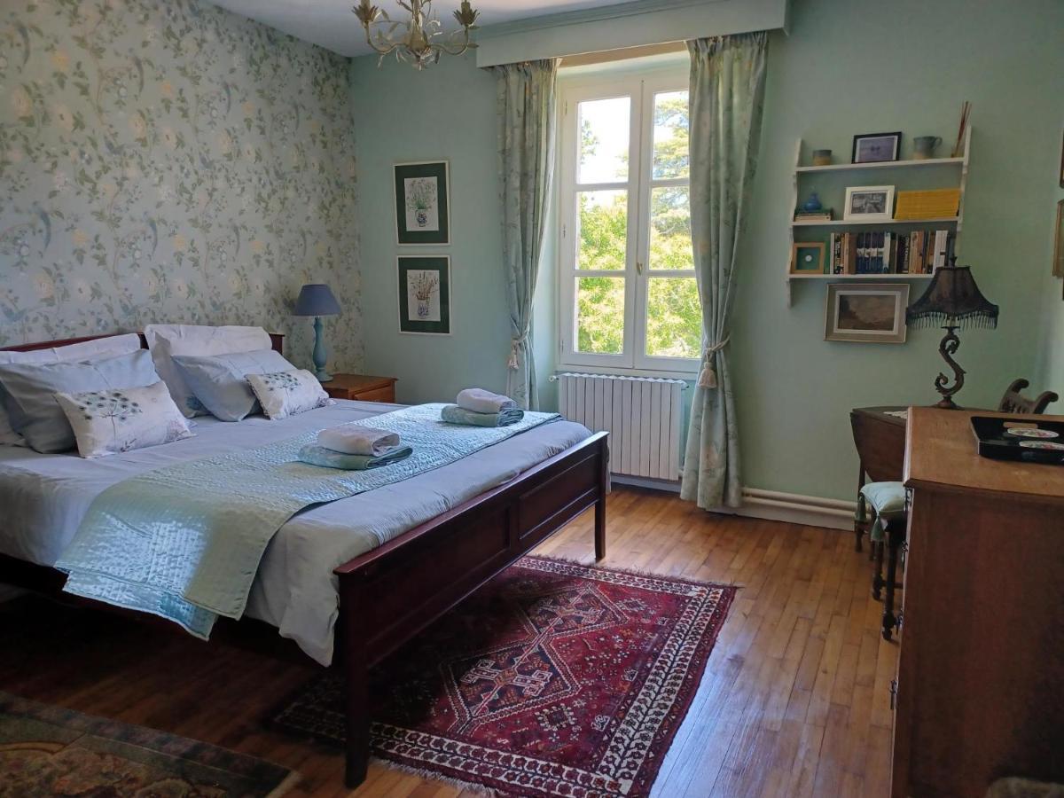 La Grange Terrou Pension Saint-Germain-de-Confolens Buitenkant foto