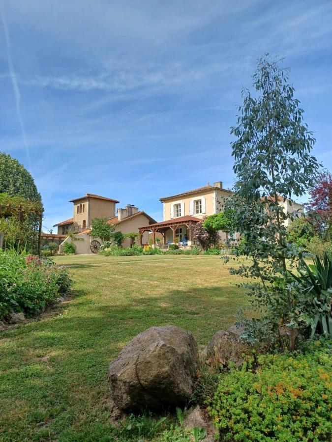 La Grange Terrou Pension Saint-Germain-de-Confolens Buitenkant foto
