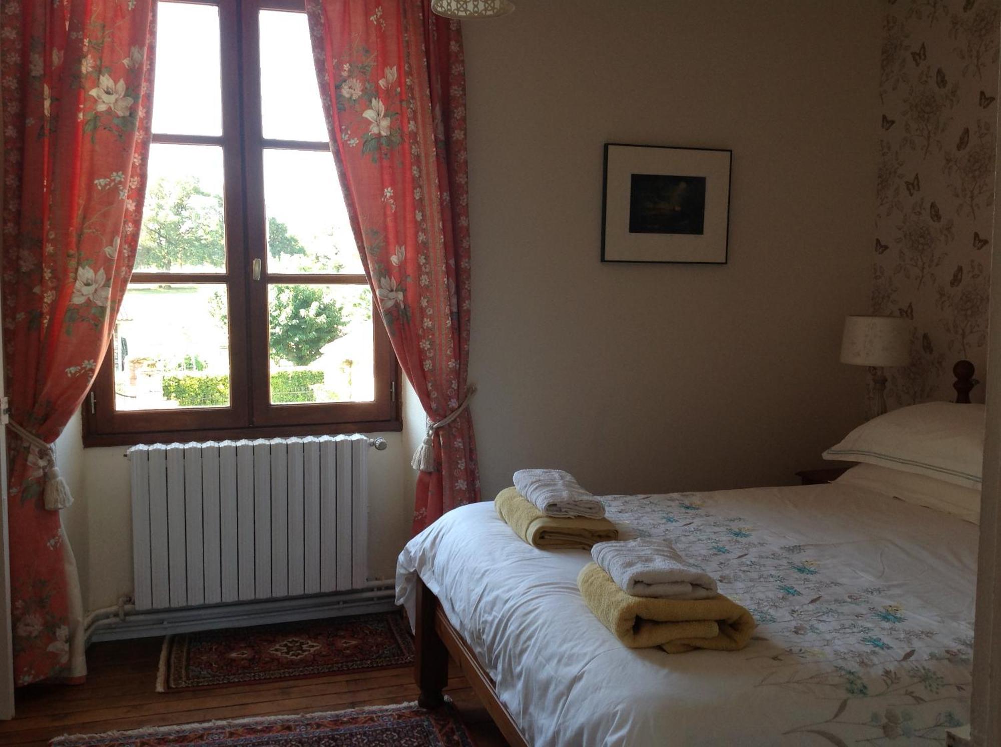 La Grange Terrou Pension Saint-Germain-de-Confolens Buitenkant foto