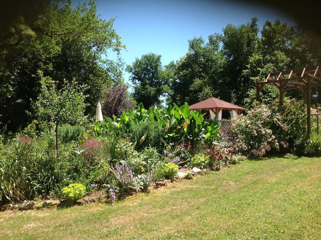 La Grange Terrou Pension Saint-Germain-de-Confolens Buitenkant foto