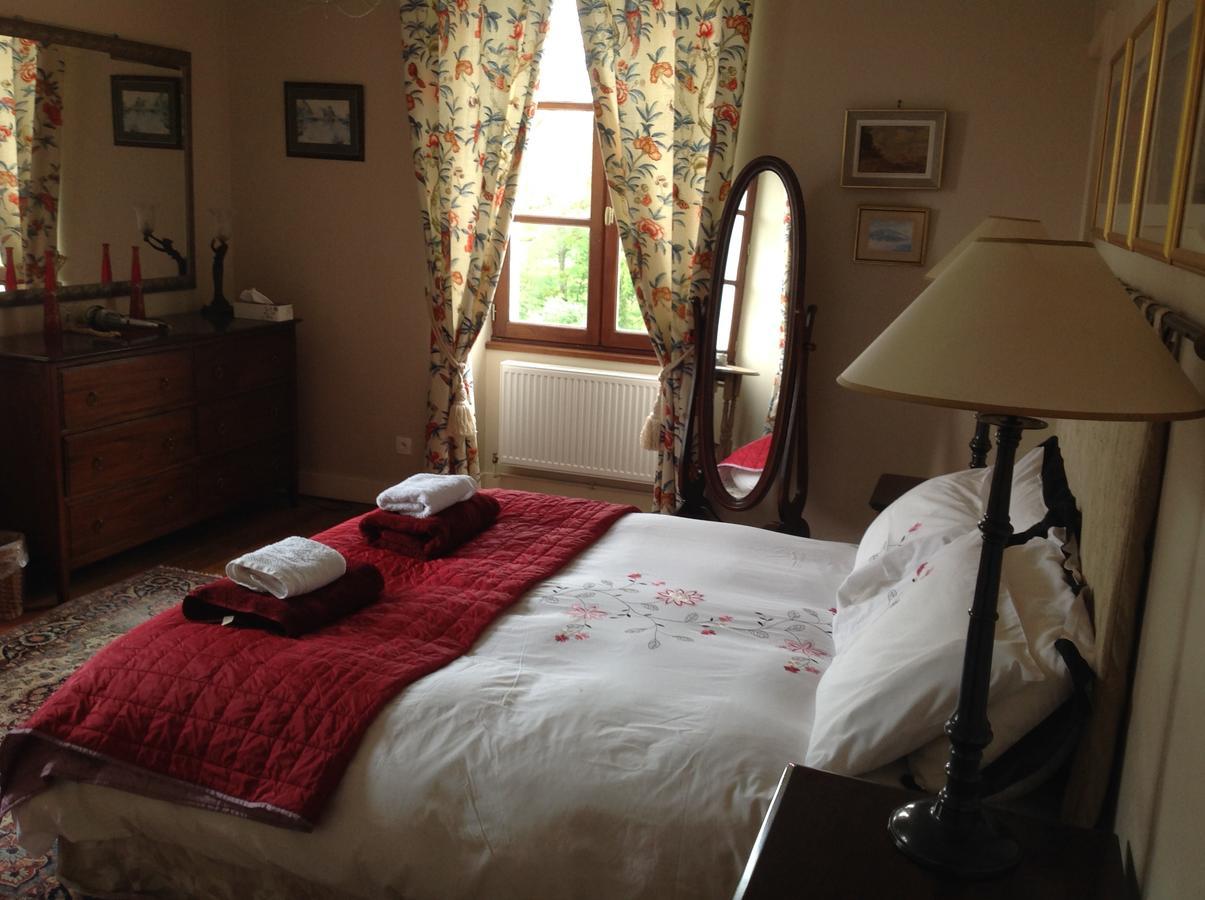 La Grange Terrou Pension Saint-Germain-de-Confolens Buitenkant foto